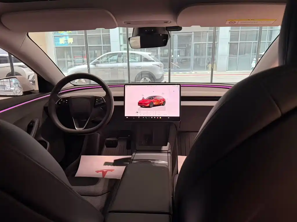 Tesla Model 3 — миниатюра 4