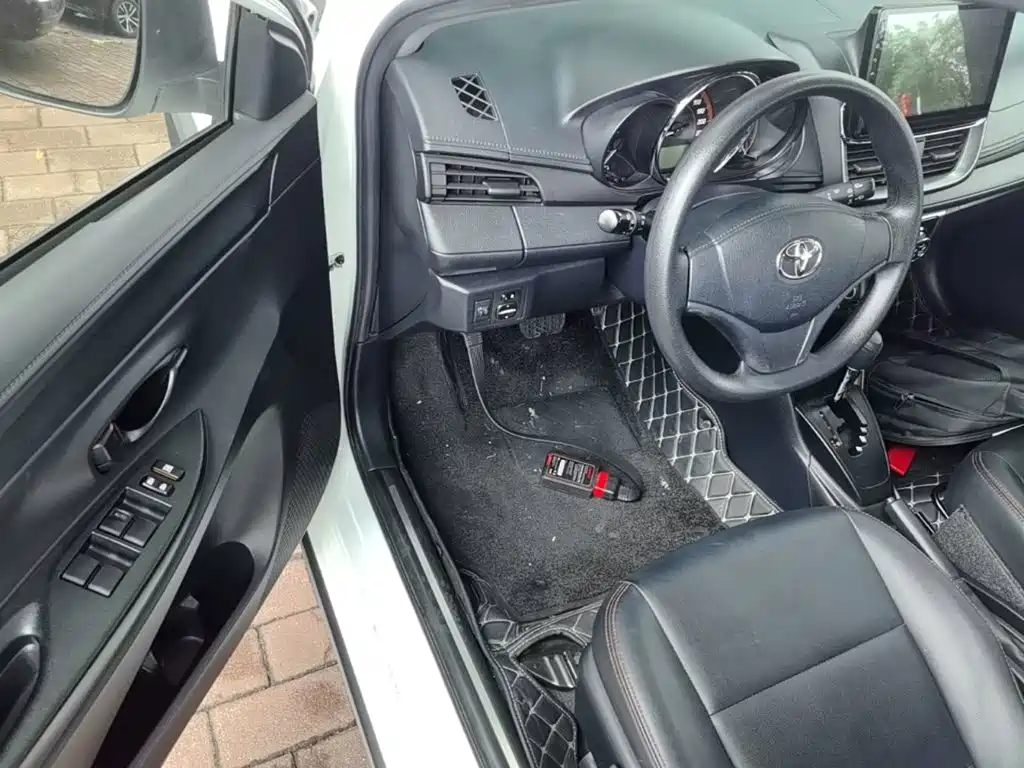 Toyota Yaris L — миниатюра 16