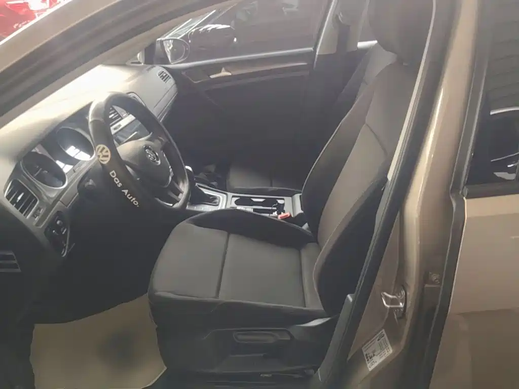 Volkswagen Golf — миниатюра 15