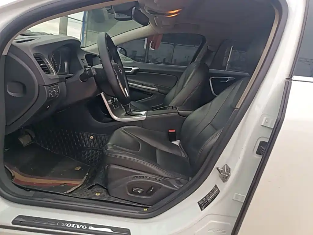 Volvo S60 — миниатюра 15