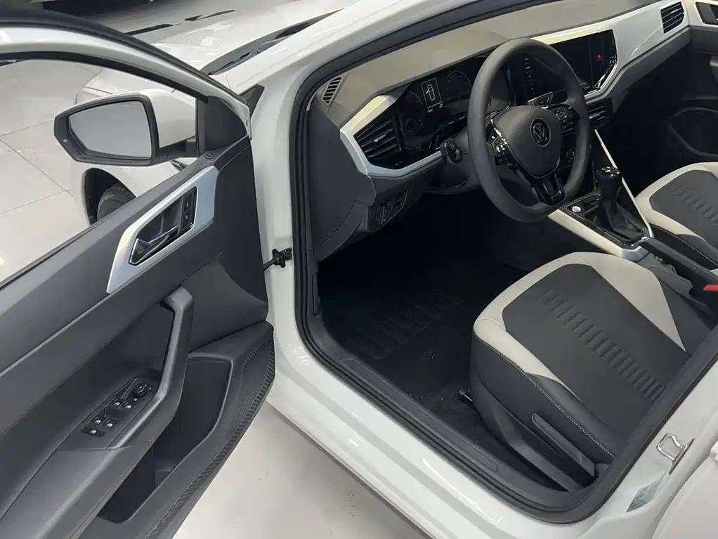 Volkswagen Polo — миниатюра 8