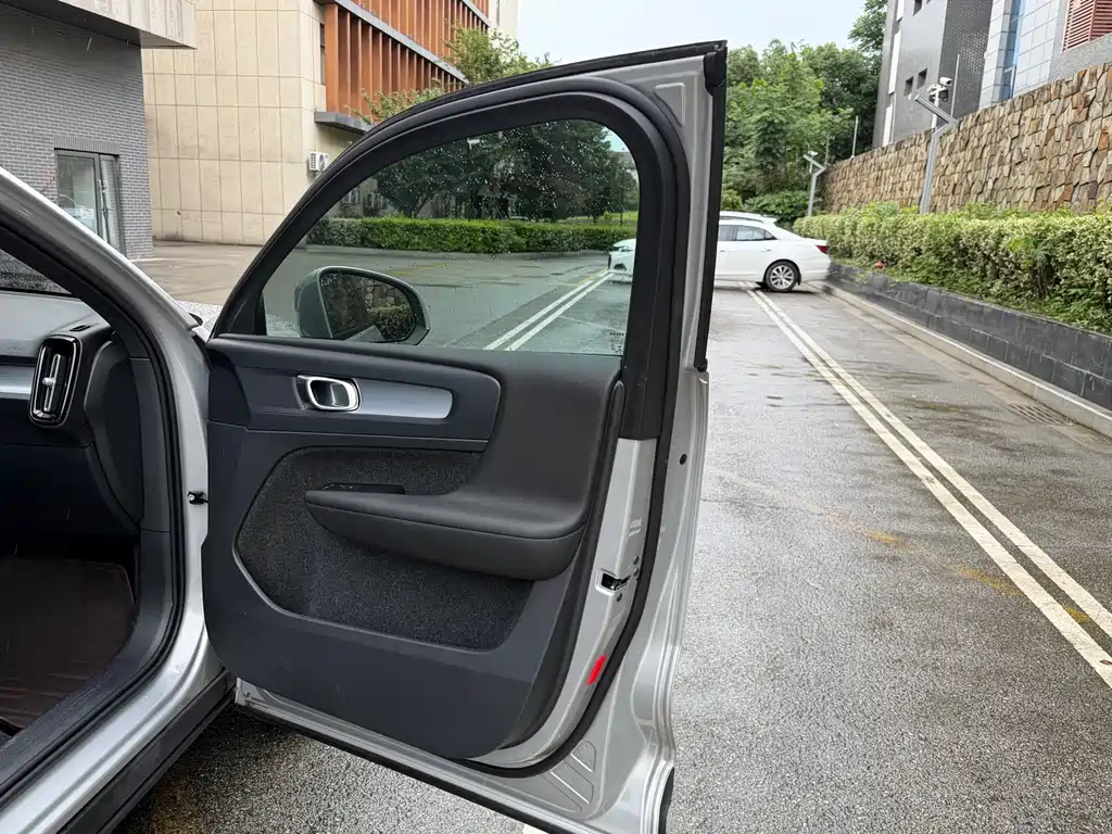 Volvo XC40 2023 B3 Fashion