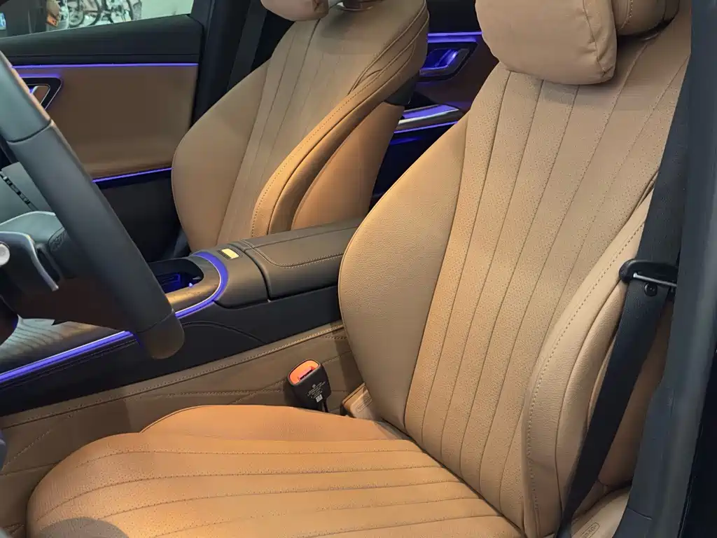 Mercedes-Benz E-Class — миниатюра 7