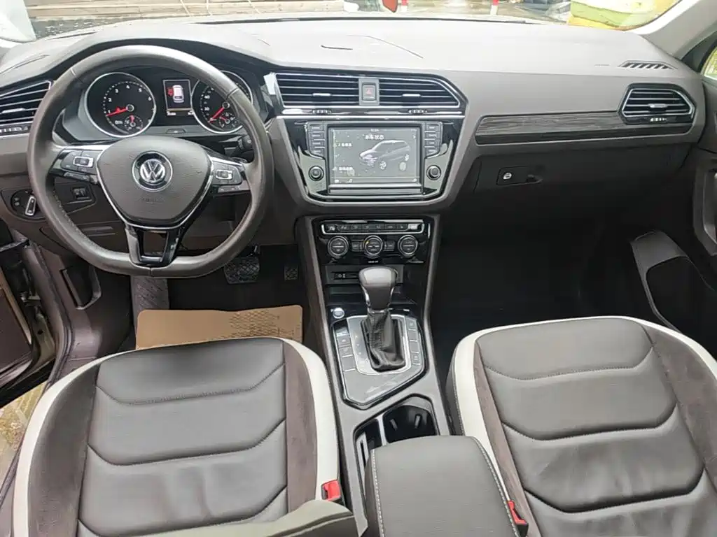Volkswagen Tiguan L — миниатюра 10