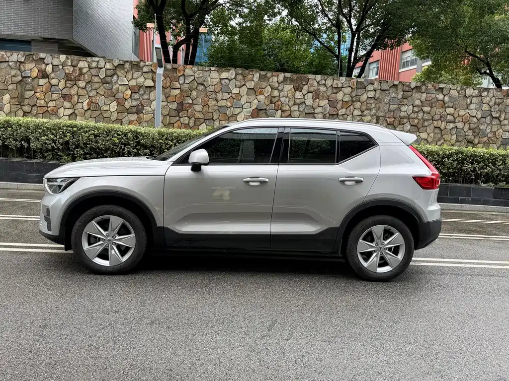 Volvo XC40 2023 B3 Fashion