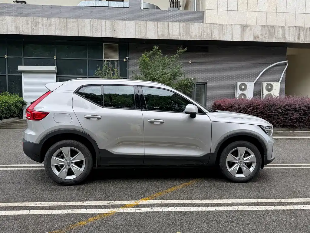 Volvo XC40 2023 B3 Fashion