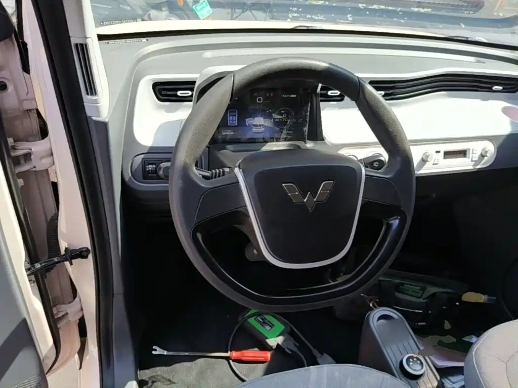 Wuling MINIEV — миниатюра 11