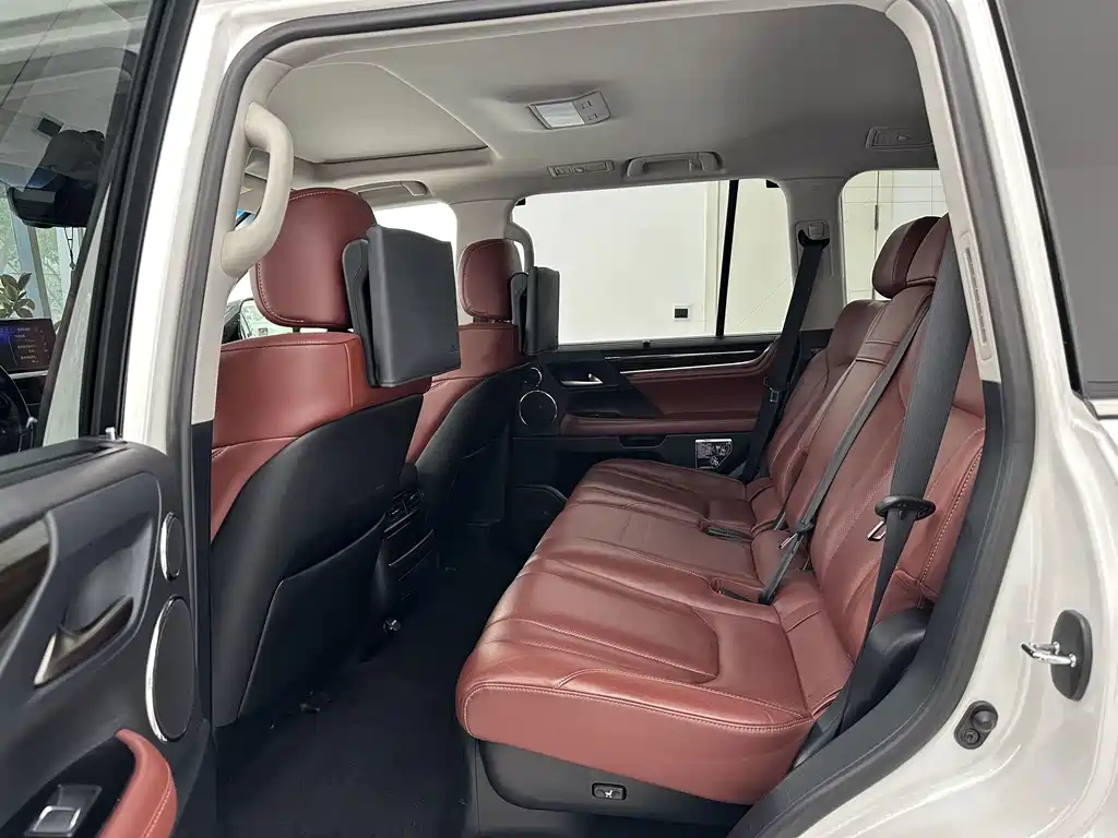 Lexus LX — миниатюра 5