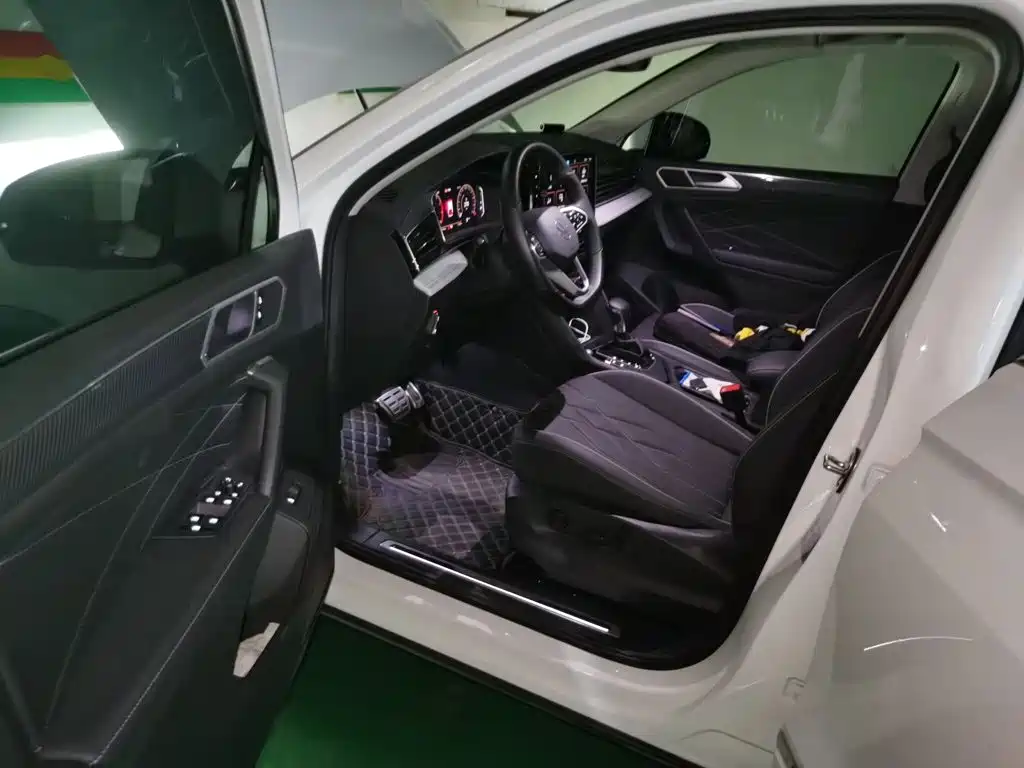 Volkswagen Tiguan L — миниатюра 12