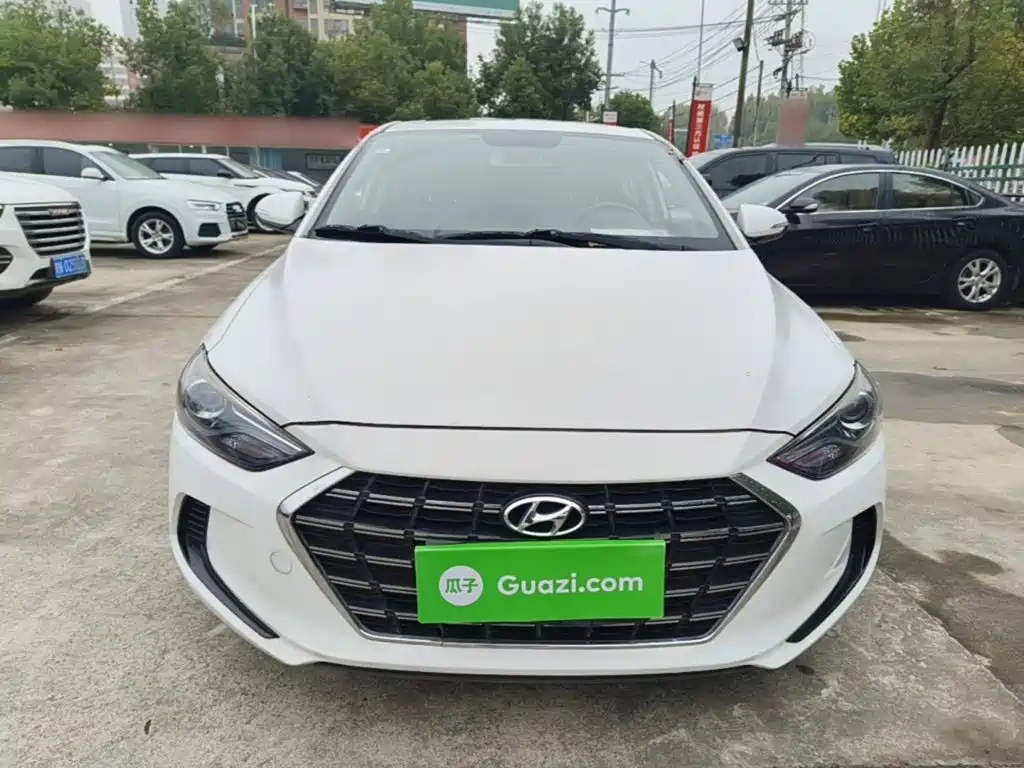 Hyundai Elantra — миниатюра 3