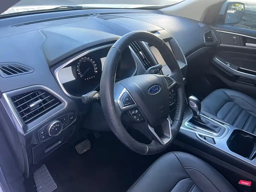 Ford Edge — миниатюра 13