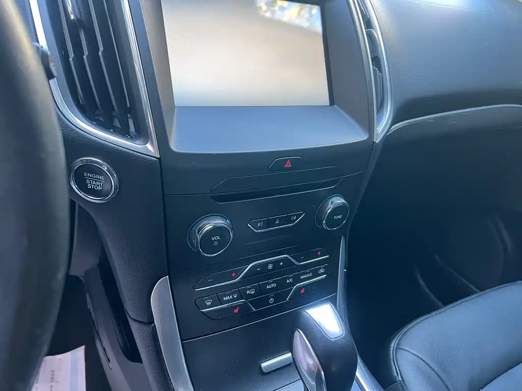 Ford Edge — миниатюра 15