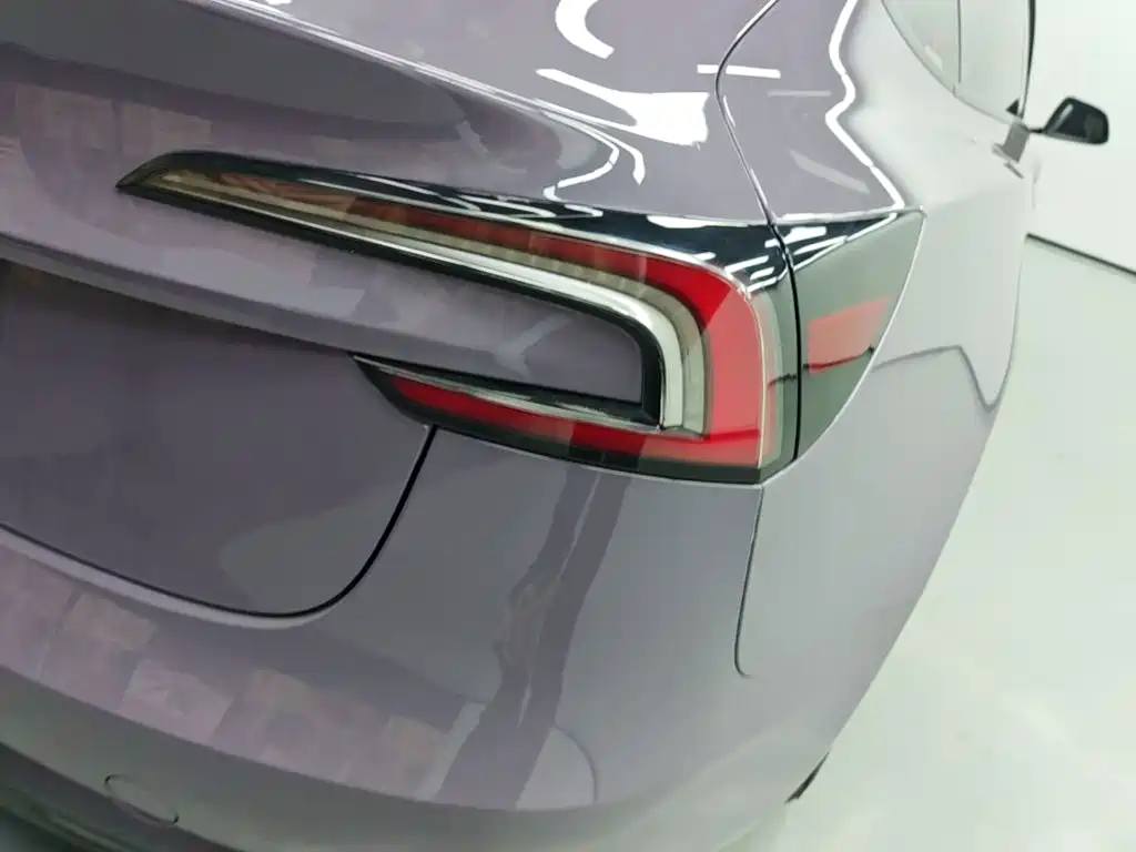 Tesla Model 3 — миниатюра 8