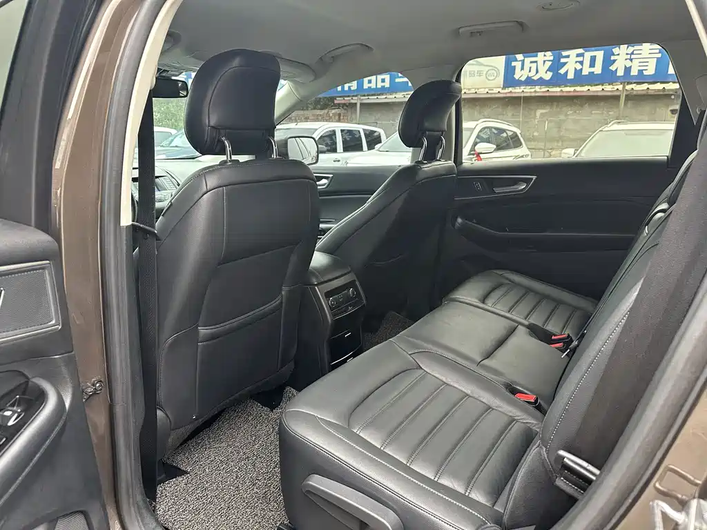 Ford Edge — миниатюра 6