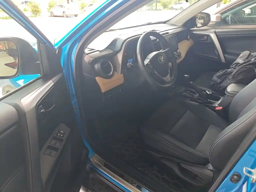 Toyota RAV4 — миниатюра 16
