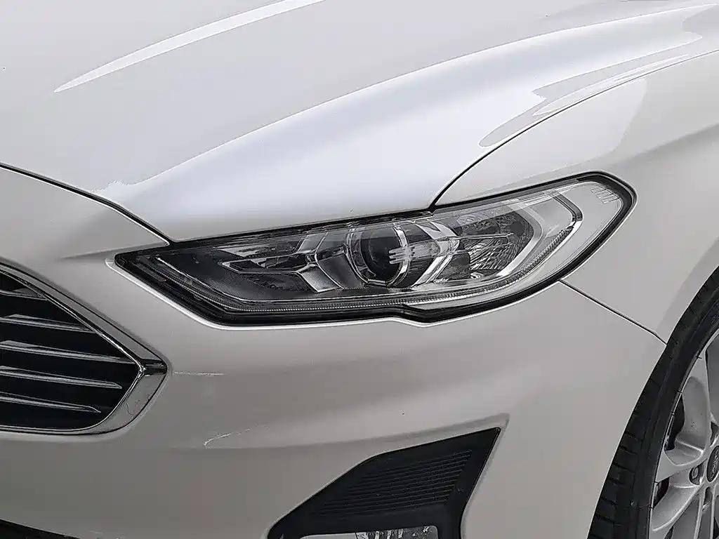 Ford Mondeo — миниатюра 7