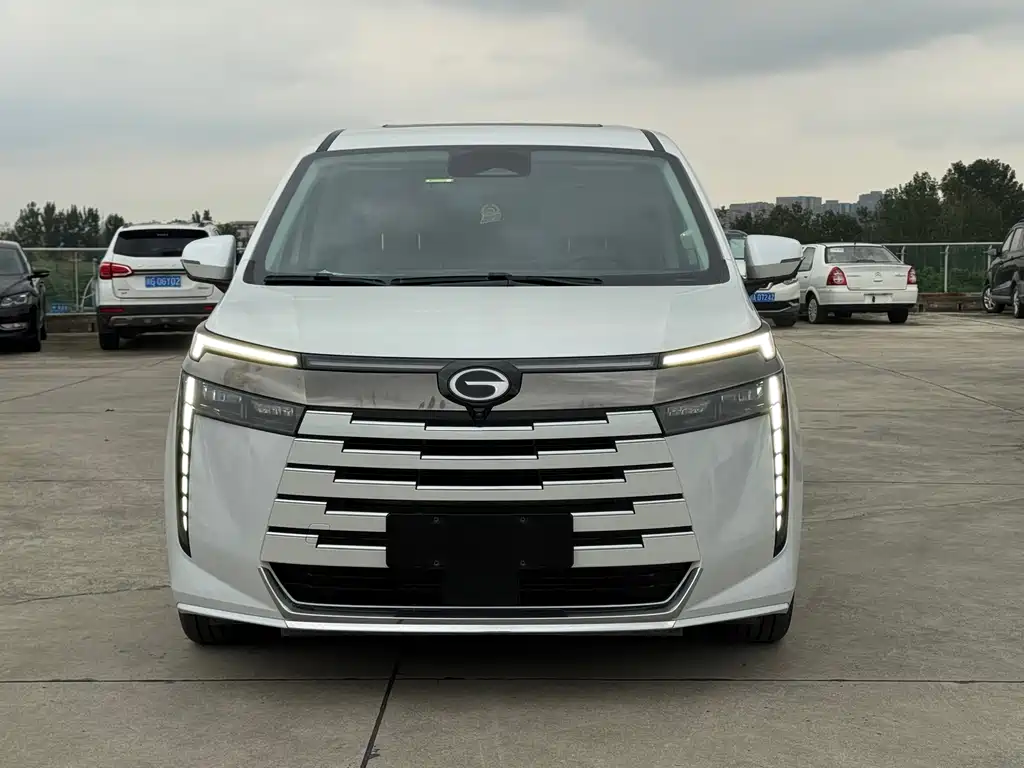 GAC Motor Trumpchi E8 PHEV — миниатюра 2