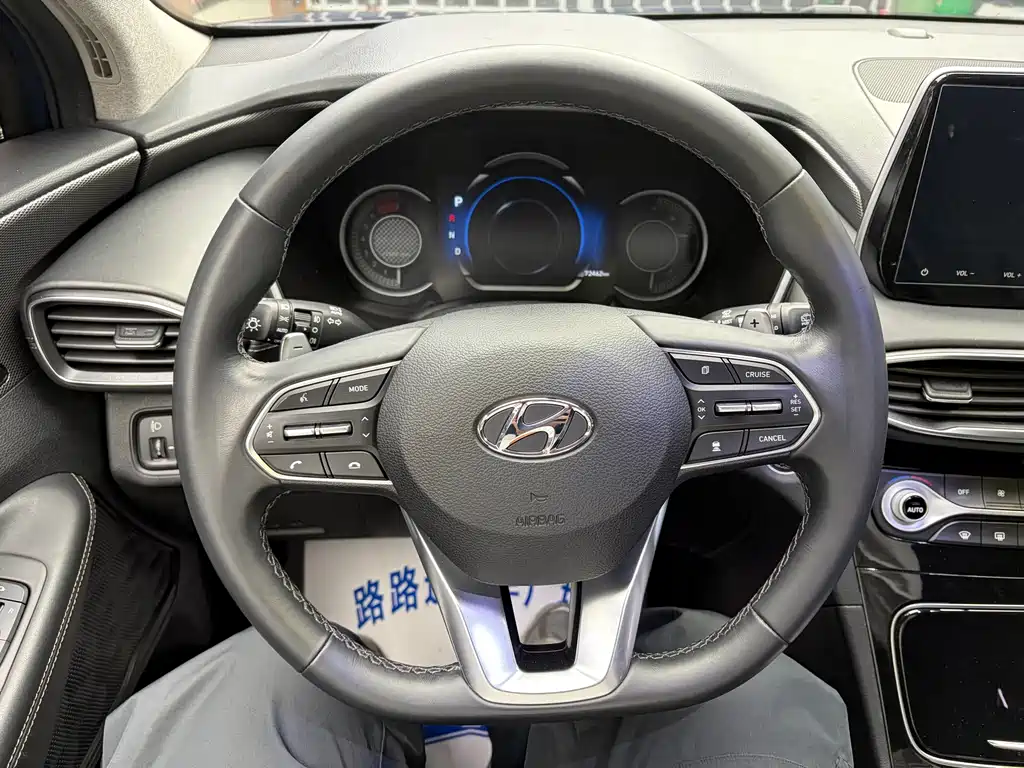 Hyundai Santa Fe — миниатюра 10
