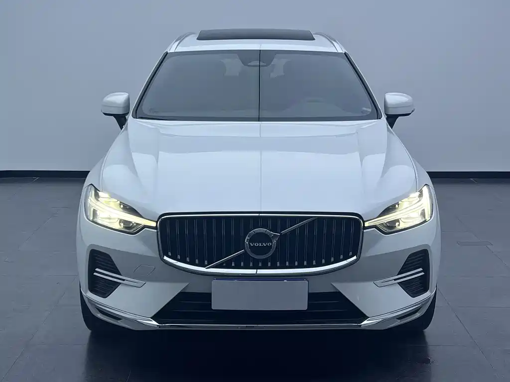 Volvo XC60 2024 B5 Luxury