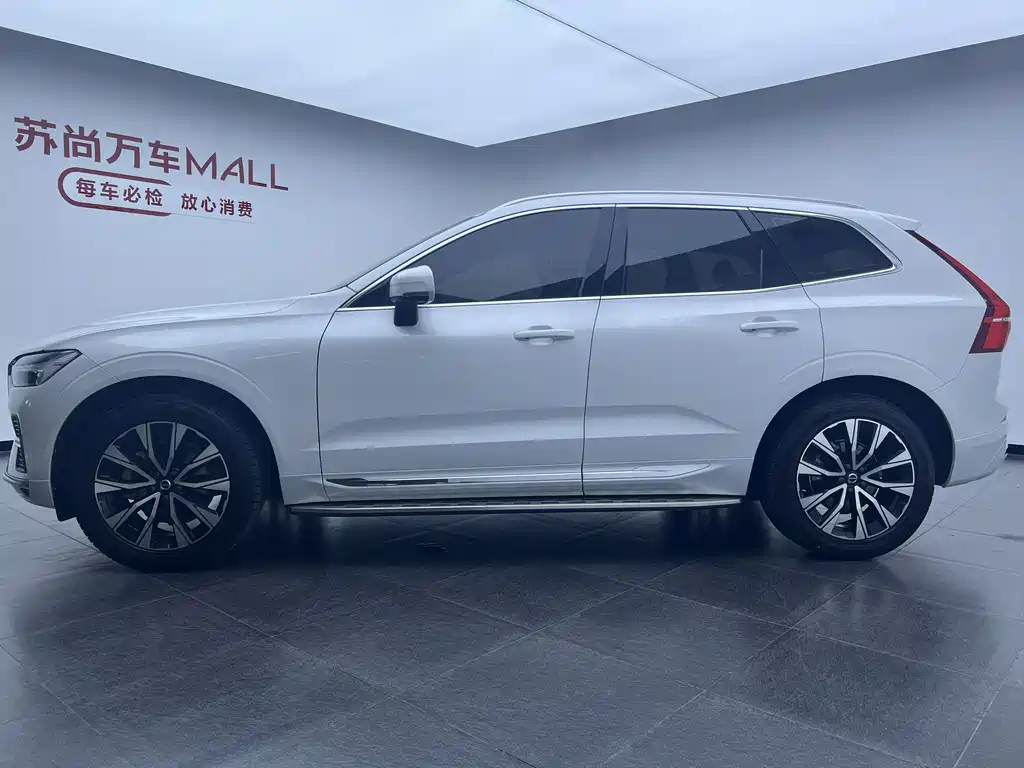 Volvo XC60 2024 B5 Luxury