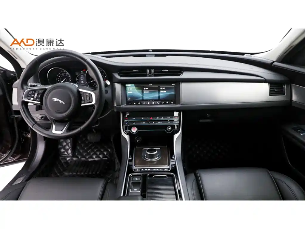 Jaguar XFL — миниатюра 5