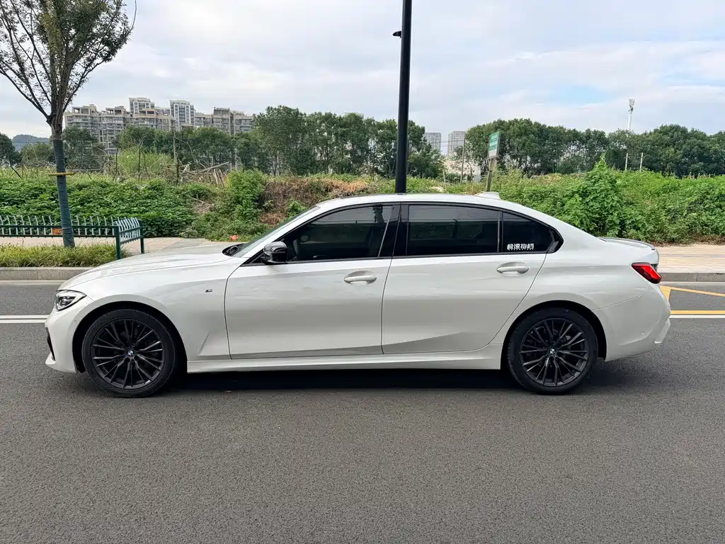 BMW 3 Series — миниатюра 3