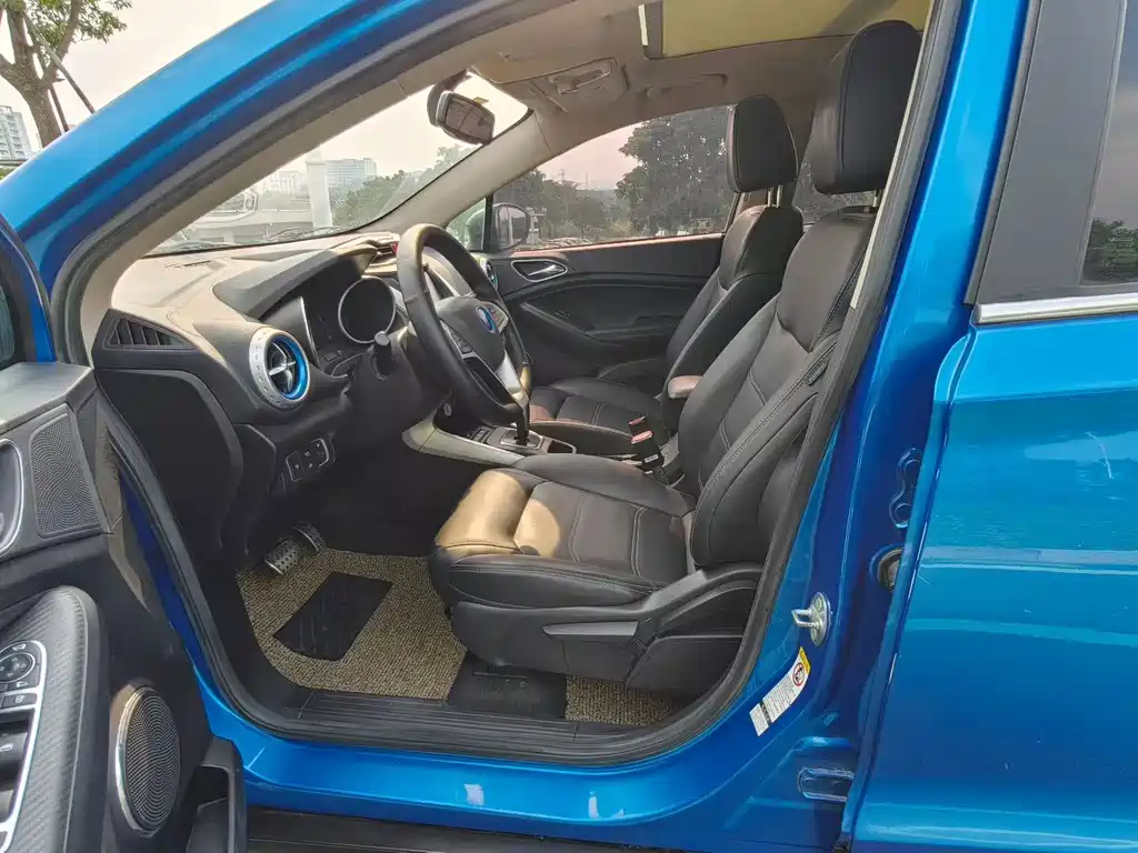 BYD Yuan EV — миниатюра 7