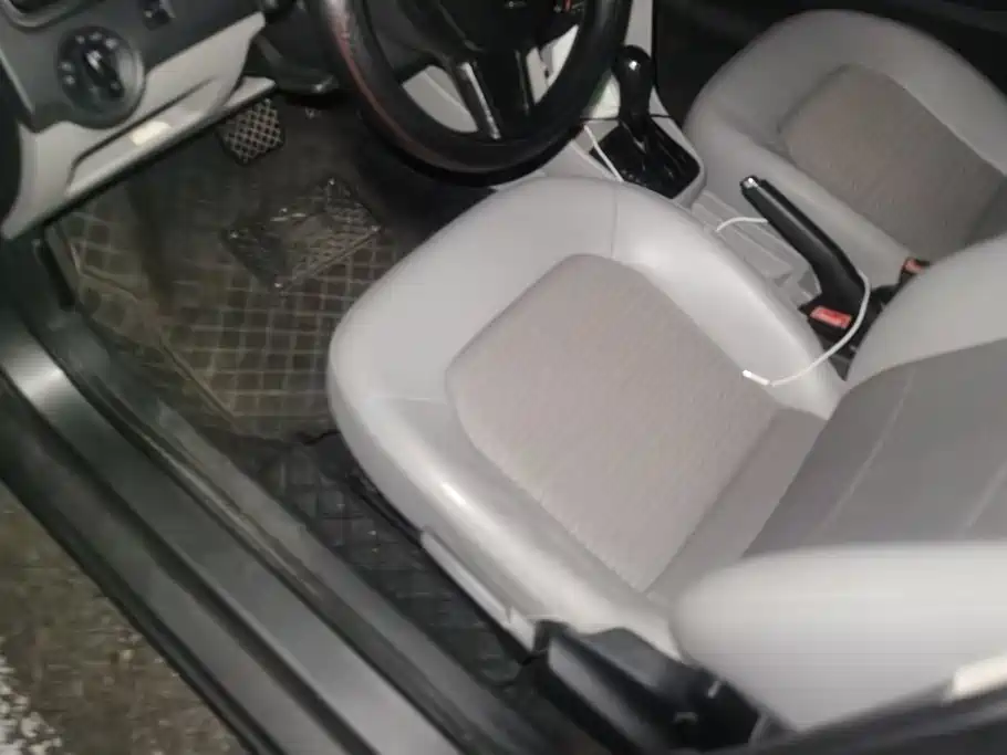 Skoda Rapid — миниатюра 9