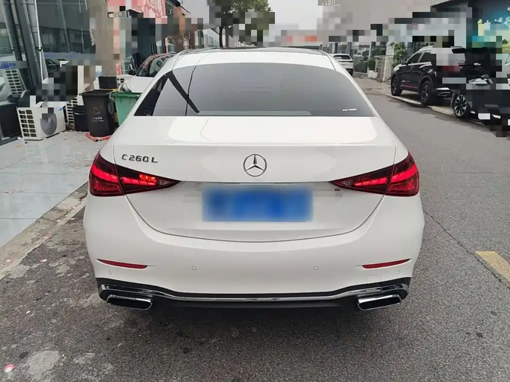 Mercedes-Benz C-Class — миниатюра 6