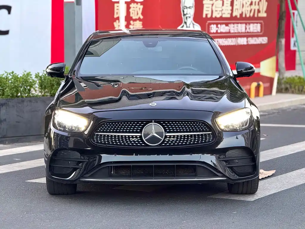 Mercedes-Benz E-Class — миниатюра 2