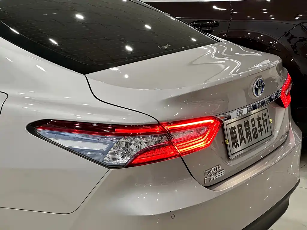 Toyota Camry — миниатюра 31