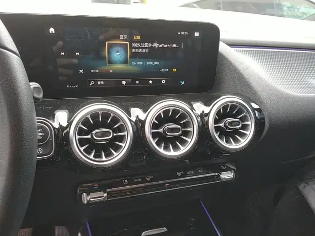 Mercedes-Benz GLA — миниатюра 13