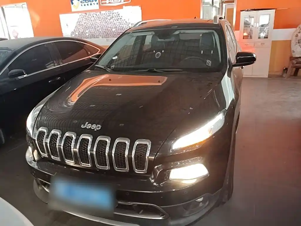Jeep Cherokee — миниатюра 3