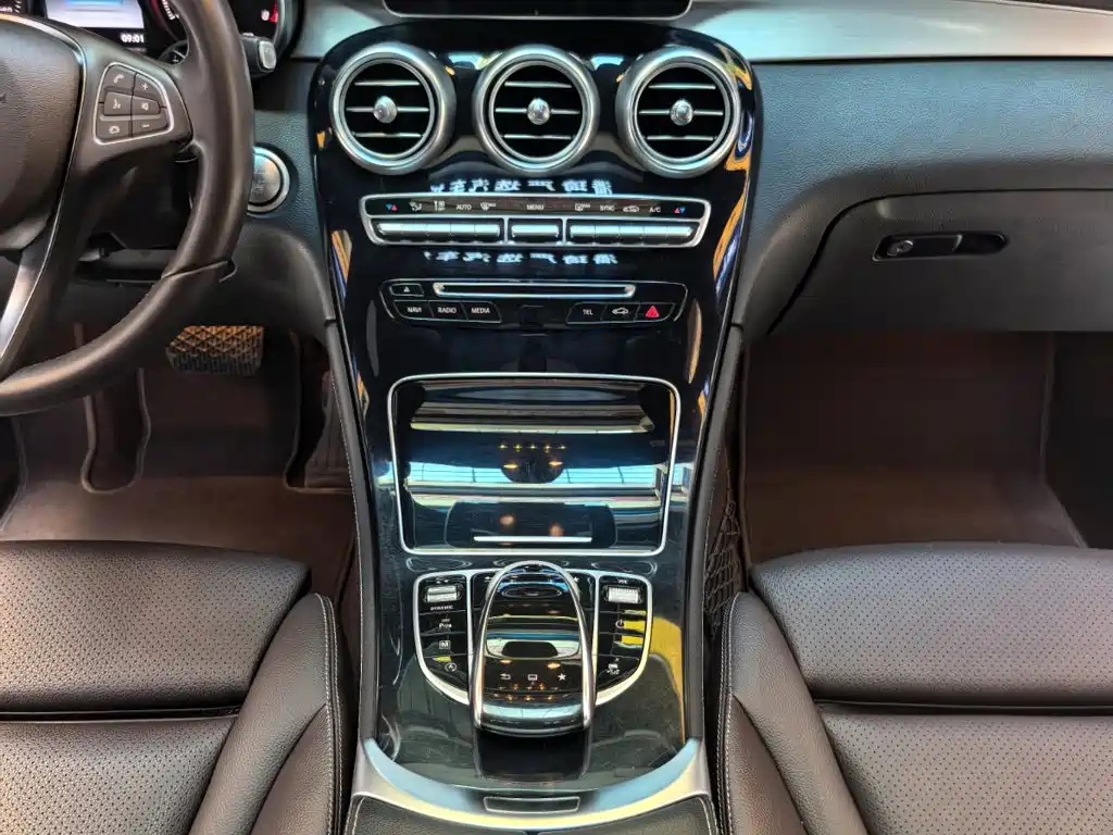 Mercedes-Benz GLC — миниатюра 12