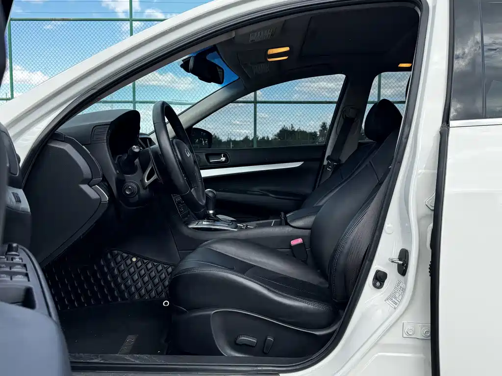 Infiniti G — миниатюра 8