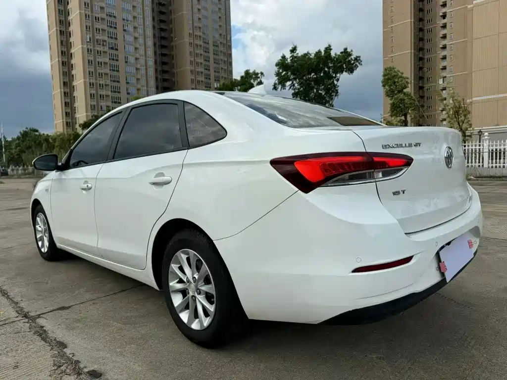 Buick Excelle — миниатюра 9