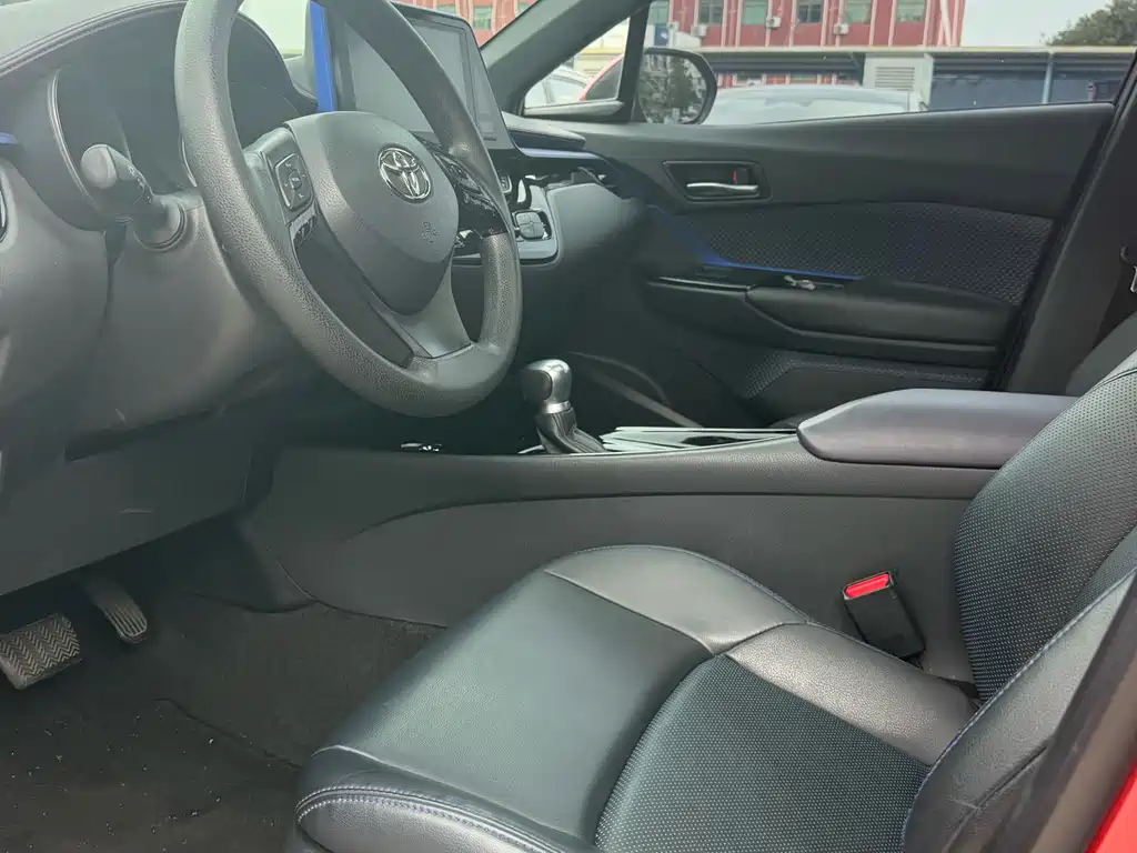 TOYOTA C HR