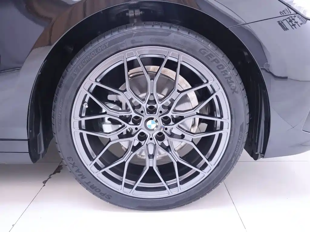BMW 5 Series — миниатюра 6