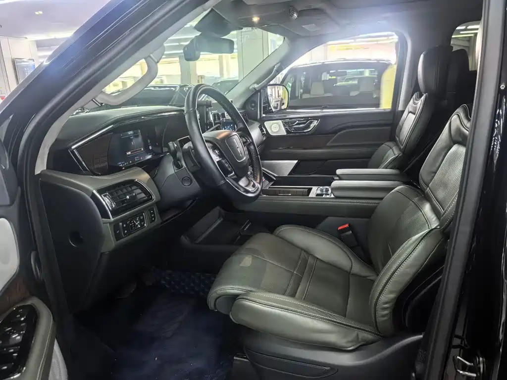 Lincoln Navigator — миниатюра 5