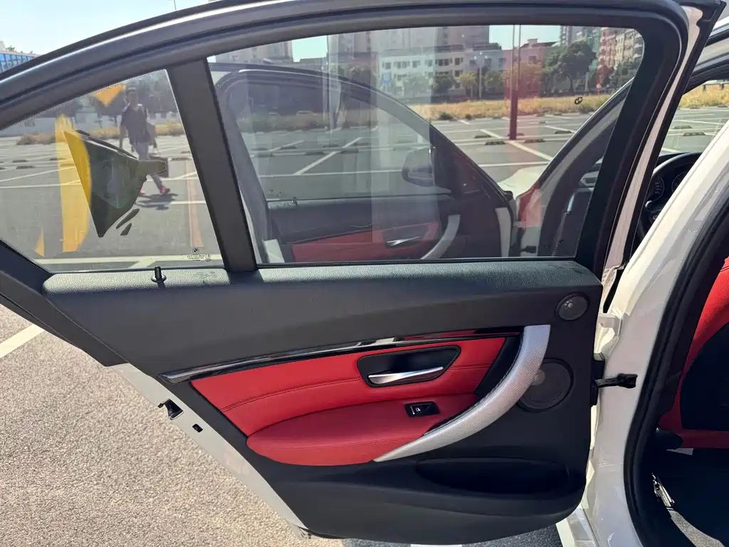 BMW 3 Series — миниатюра 13