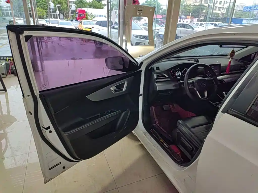 BYD Qin — миниатюра 16