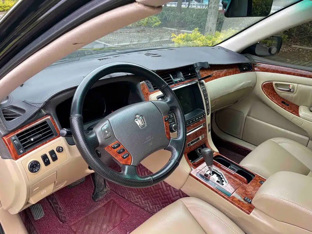 Toyota Crown — миниатюра 11