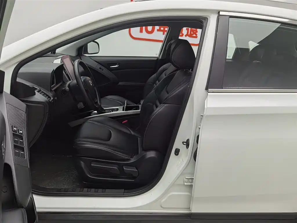 LUXGEN EXCELLENT 6 SUV