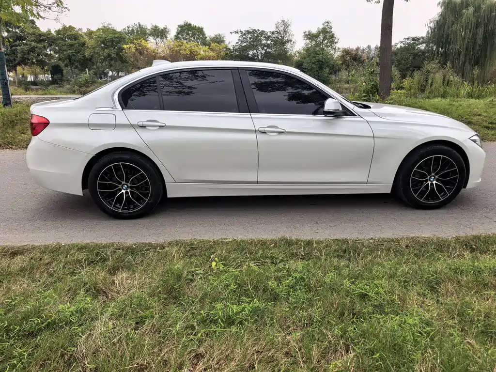 BMW 3 Series — миниатюра 8