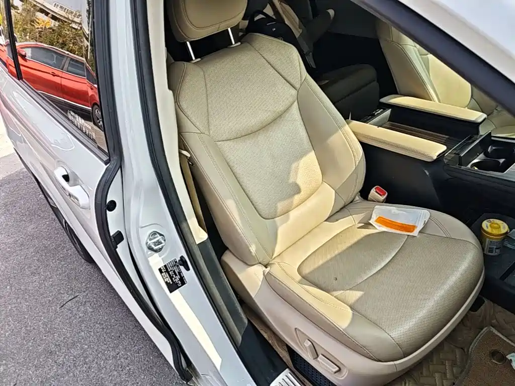Toyota Granvia — миниатюра 25