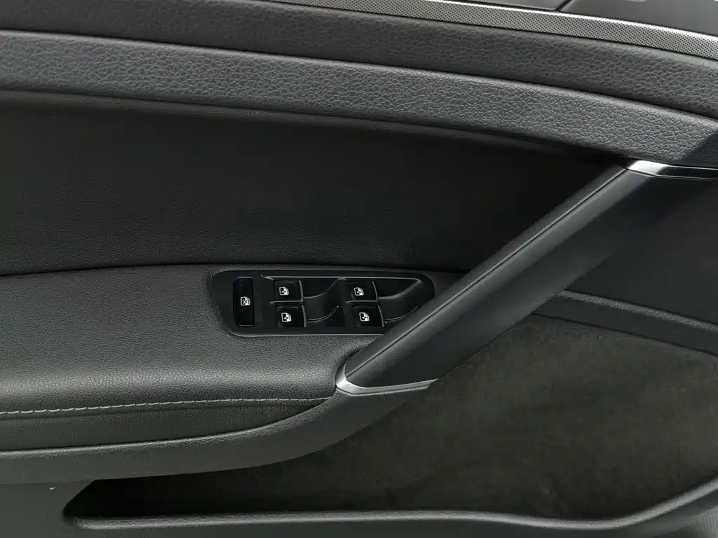 Volkswagen Golf — миниатюра 9