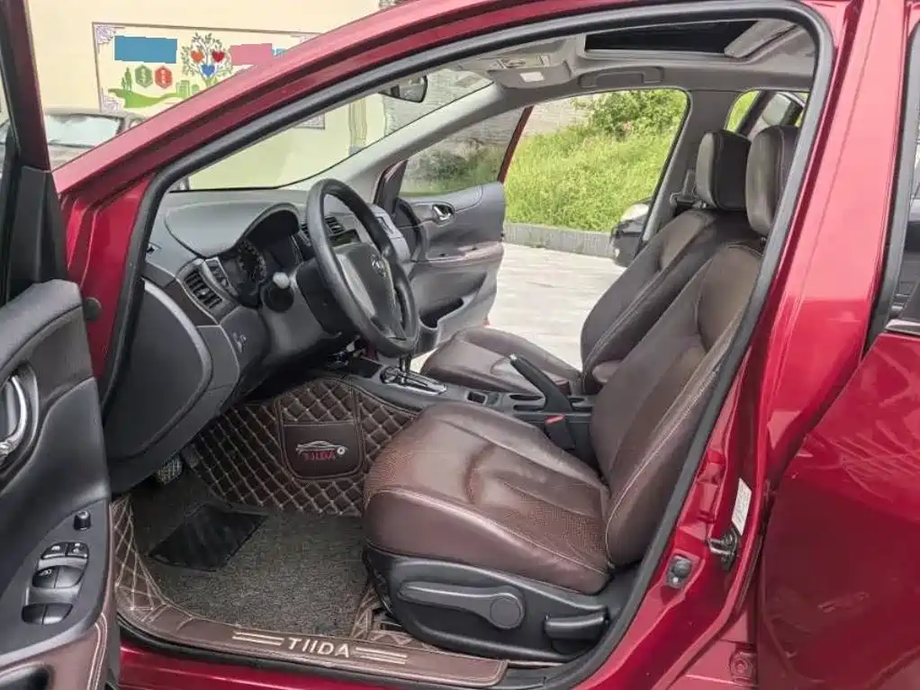 Nissan Tiida — миниатюра 7