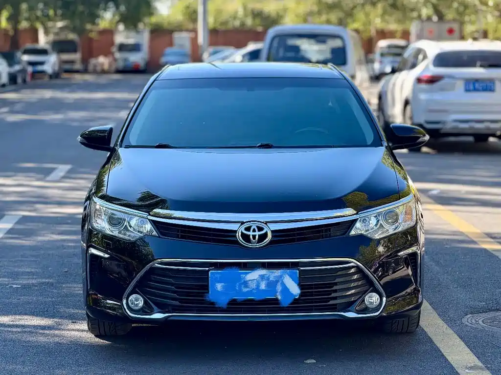 Toyota Camry — миниатюра 2