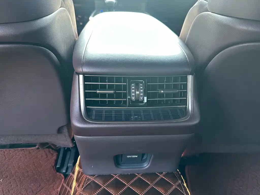 Lexus LS — миниатюра 20