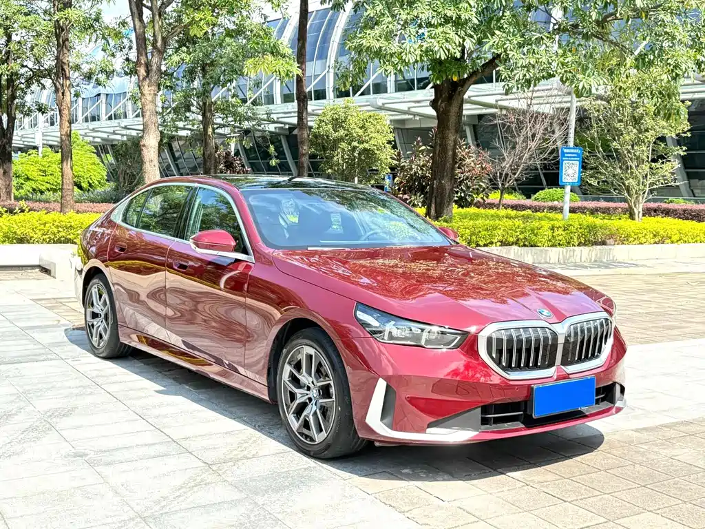 BMW 5 Series — миниатюра 3